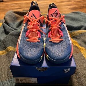 NWT Nike Giannis Immortality 2 Youth Shoes